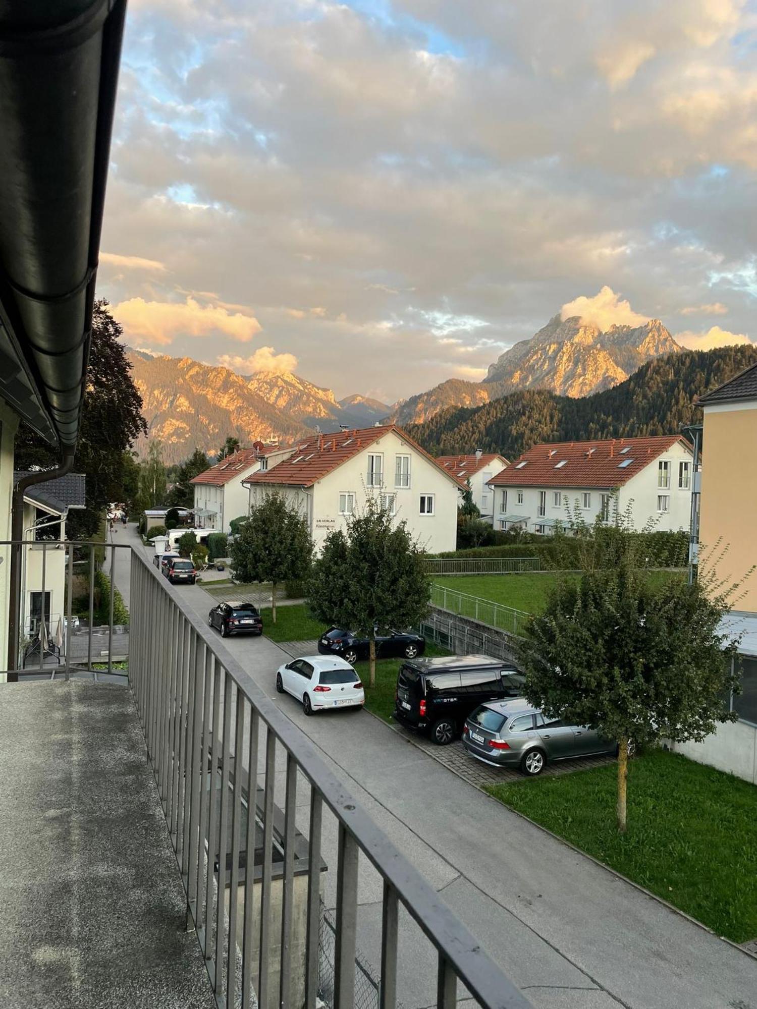 House La Neuschwanstein Blick - Budget City Hotel Füssen المظهر الخارجي الصورة