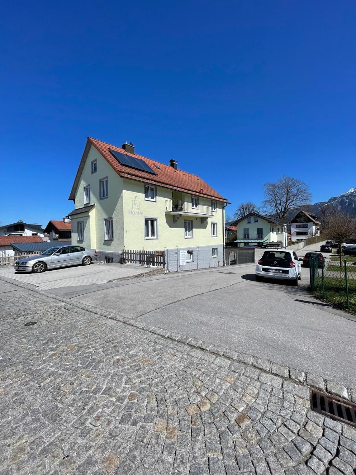 House La Neuschwanstein Blick - Budget City Hotel Füssen المظهر الخارجي الصورة